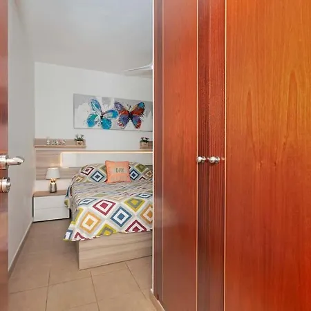 Daire Lovely Spacious In Tenerife San Isidro (Tenerife)