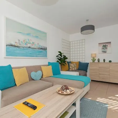 Daire Lovely Spacious In Tenerife San Isidro (Tenerife)