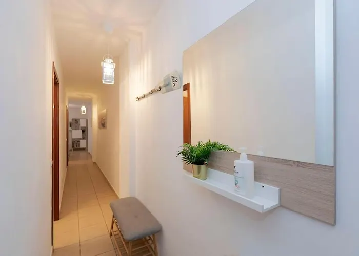 Lägenhet Lovely Spacious In Tenerife San Isidro (Tenerife)